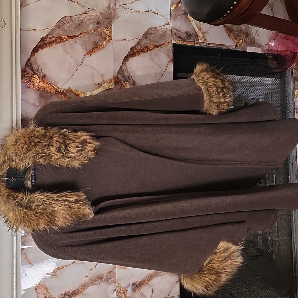 Elegant Brown Faux Fur Trimmed Cape Coat 🤎  Size XXL